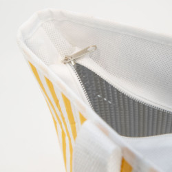 Sac cabas isotherme rectangulaire rayé blanc et jaune – Côté Soleil – 41 x 17 x 34 cm
